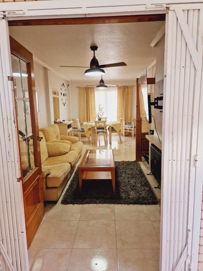 Magnifico Chalet Adosado En Torrevieja, Alicante. Buitenkant foto