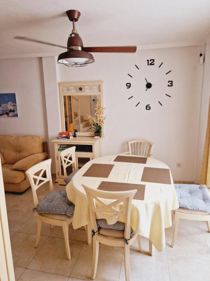 Magnifico Chalet Adosado En Torrevieja, Alicante. Buitenkant foto