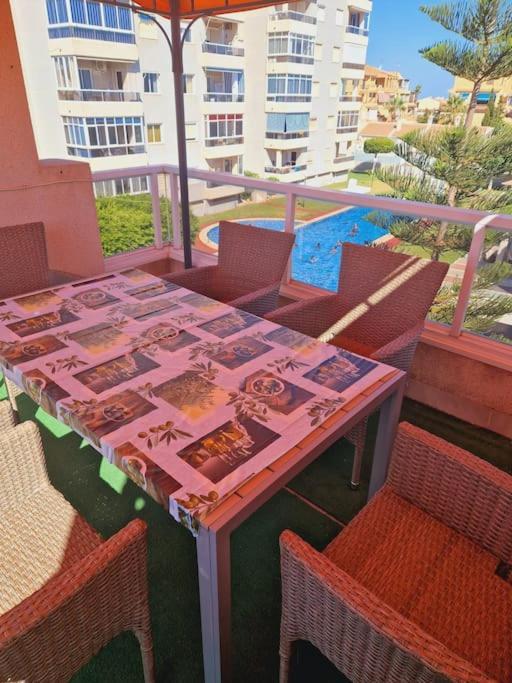 Magnifico Chalet Adosado En Torrevieja, Alicante. Buitenkant foto
