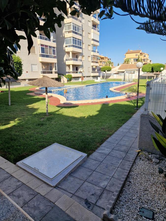 Magnifico Chalet Adosado En Torrevieja, Alicante. Buitenkant foto