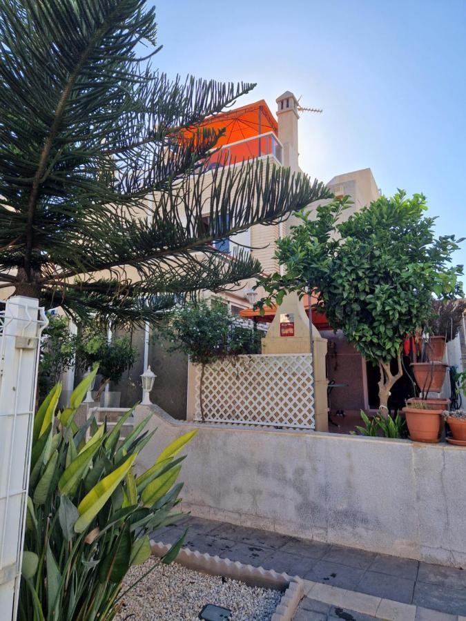 Magnifico Chalet Adosado En Torrevieja, Alicante. Buitenkant foto