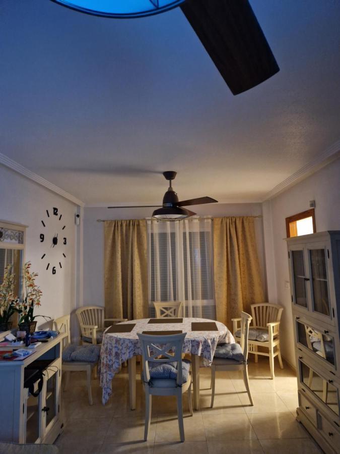 Magnifico Chalet Adosado En Torrevieja, Alicante. Buitenkant foto