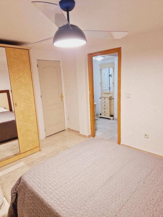 Magnifico Chalet Adosado En Torrevieja, Alicante. Buitenkant foto