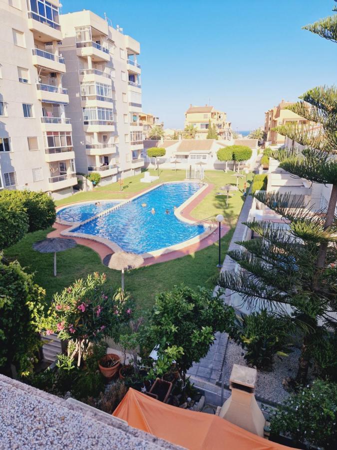 Magnifico Chalet Adosado En Torrevieja, Alicante. Buitenkant foto